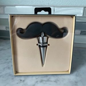 Black Mustache - Wine Stopper 🍷